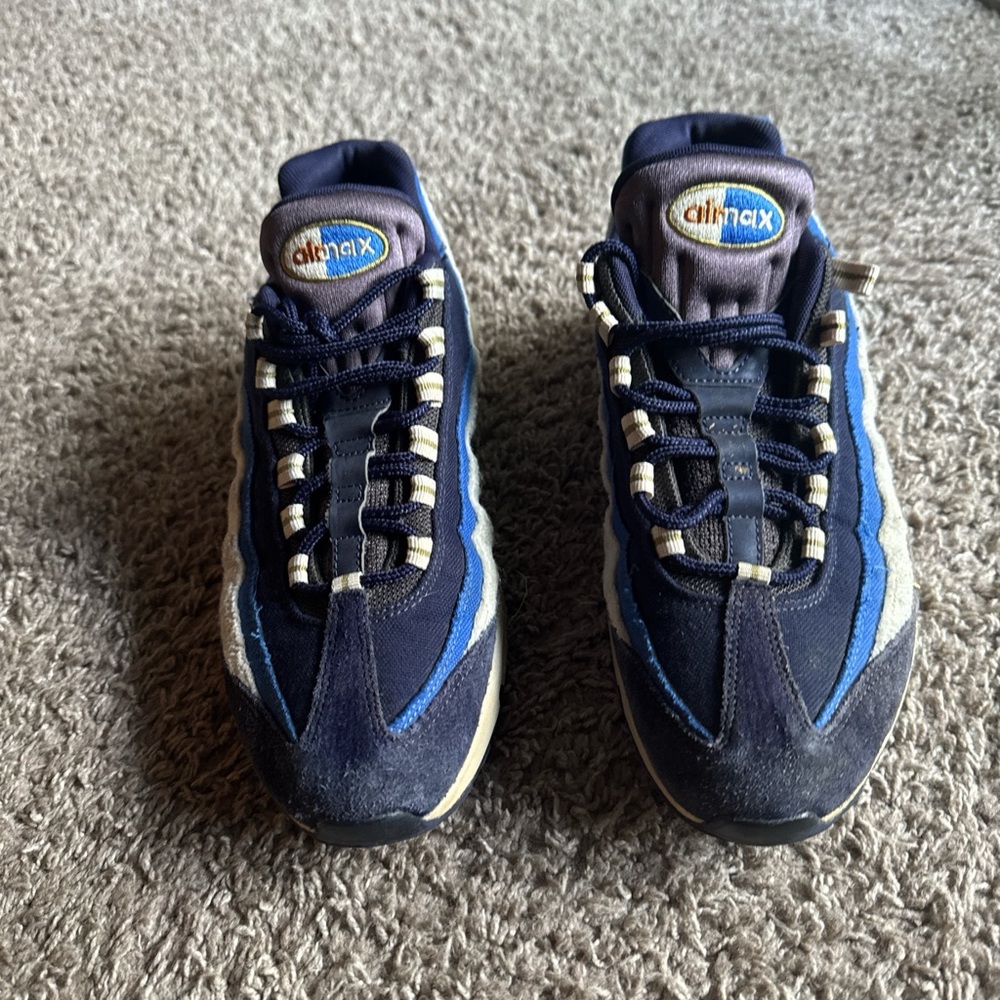 Nike Air Max Navy and Cream Sneakers